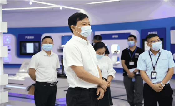 光明区委副书记、政法委书记张华伟莅临牛宝体育调研指导