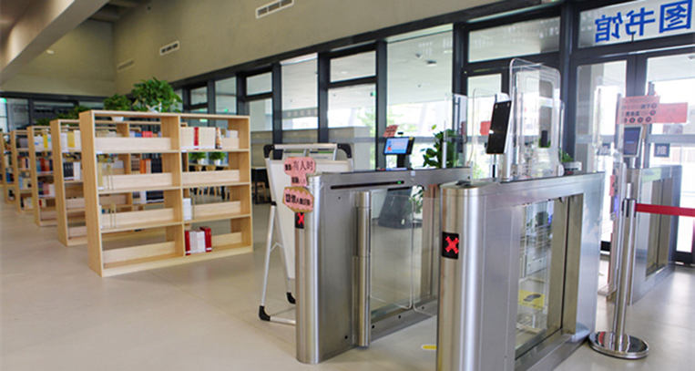 牛宝体育案例 | 深大实验中学图书馆黑科技max，无感借阅让“悦读”触手可及
