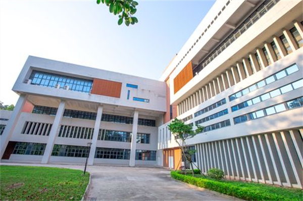 牛宝体育案例 | 智慧化升级！番职院图书馆开启别样阅读体验