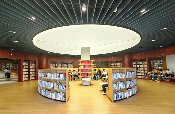 牛宝体育案例 | “ 阅享空间”，在山海间写诗